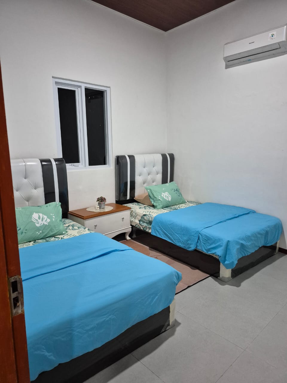 Family and Friends Room